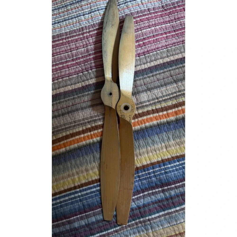Vtg Zinger Wood RC Propellers 20-10 and 22-10 Model Airplane Parts Pair Decor